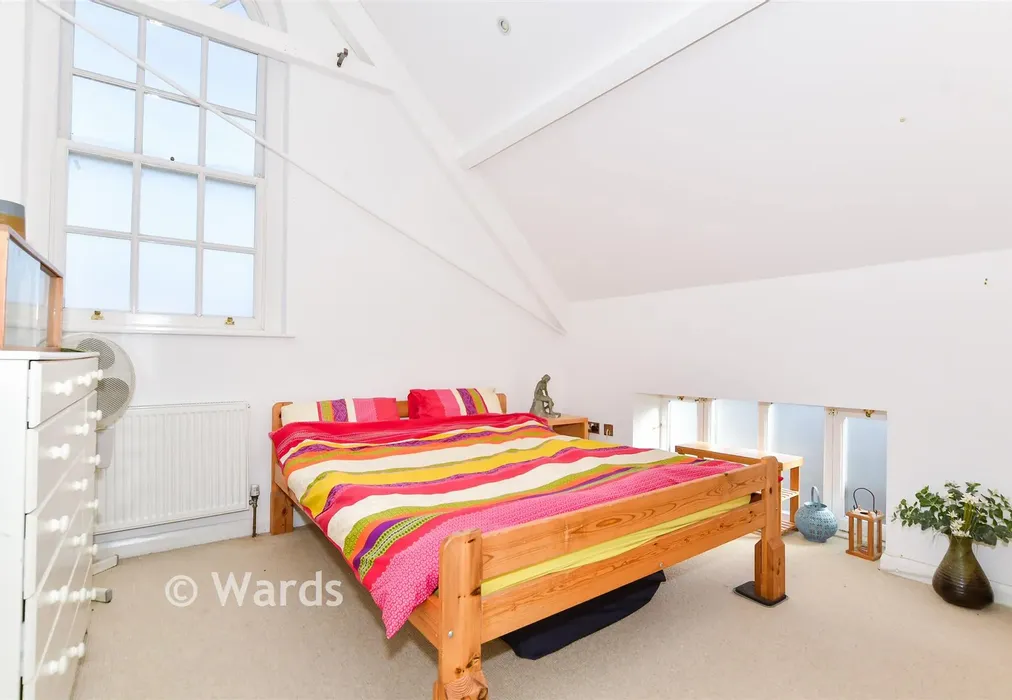 Bedroom 1 - The Square, Lenham, Maidstone, Kent - Wards of Kent