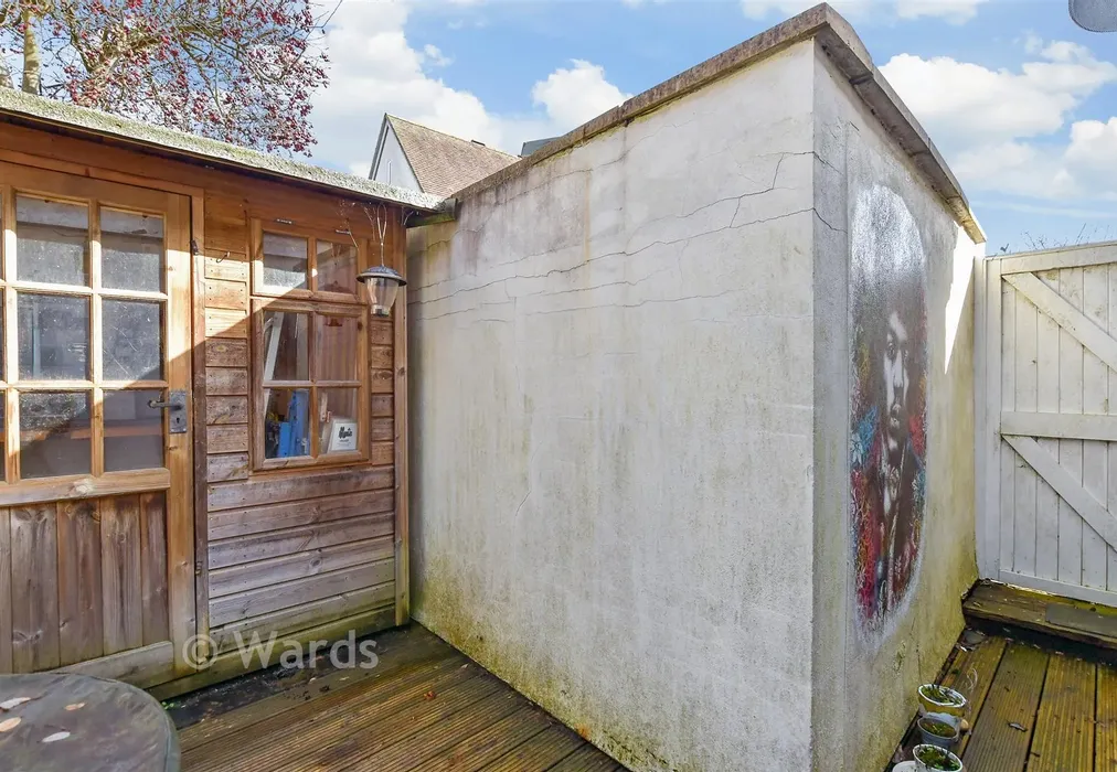 Rear Garden - The Square, Lenham, Maidstone, Kent - Wards of Kent