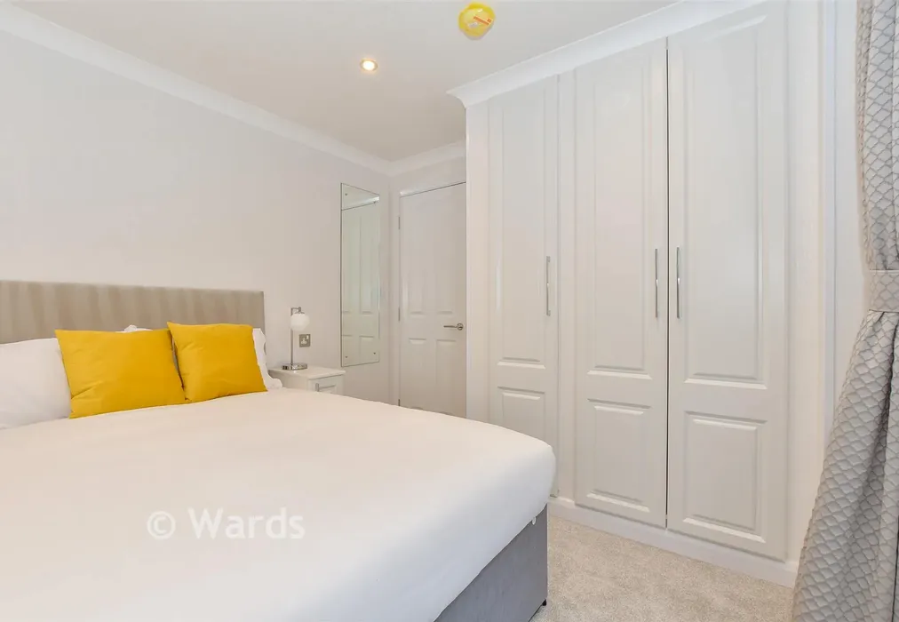 Bedroom 2 - Spill Land Country Park, Meadow Gardens, Biddenden, Kent - Wards of Kent