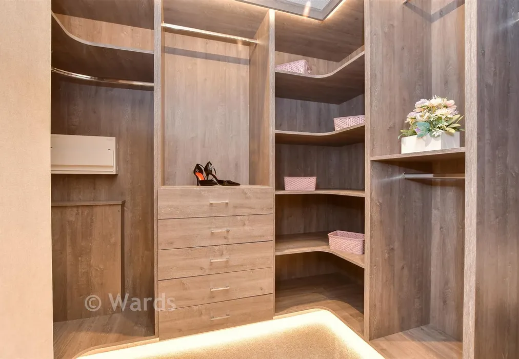 Walk-In Wardrobe - Spill Land Country Park, Hollies Way, Biddenden, Kent - Wards of Kent