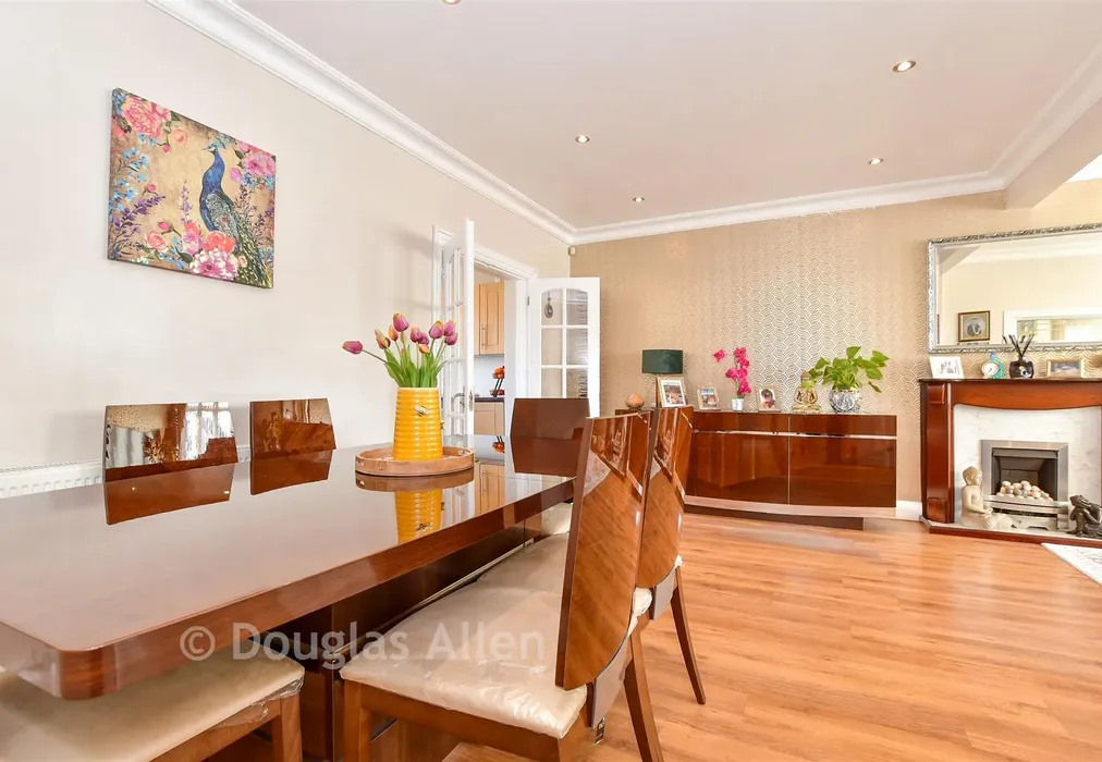 Dining Area - Upper Rainham Road, Hornchurch, Essex - Wards of Kent