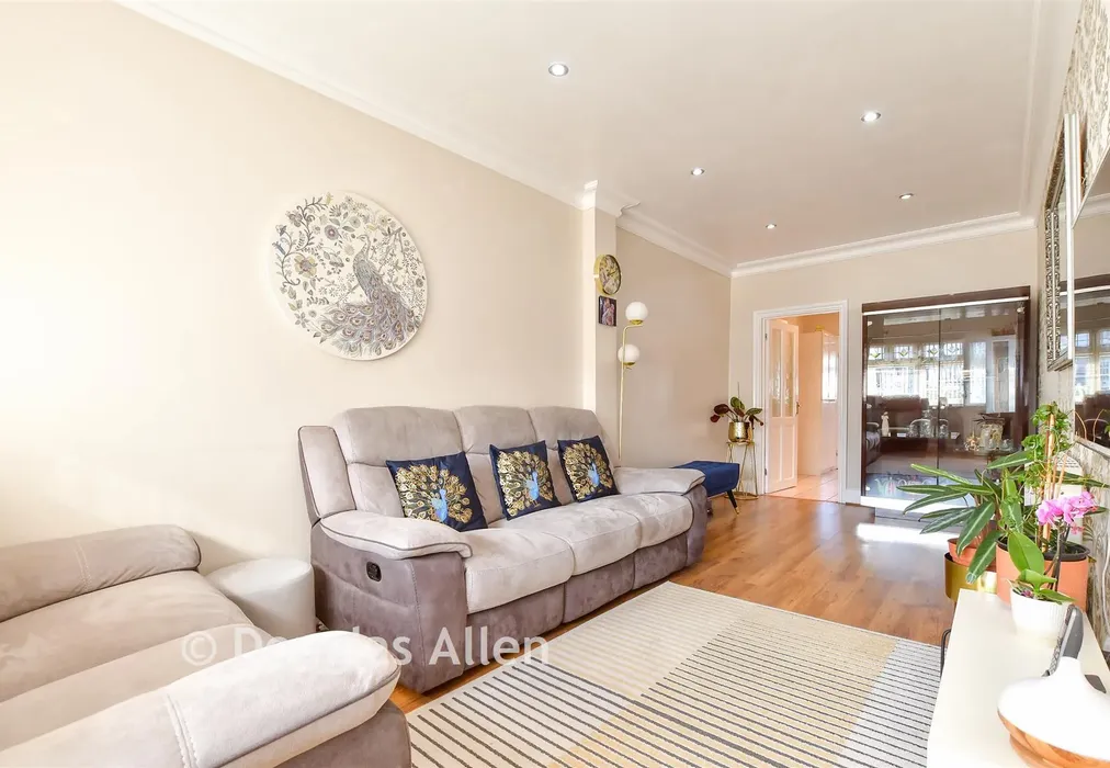 Family Room - Upper Rainham Road, Hornchurch, Essex - Wards of Kent