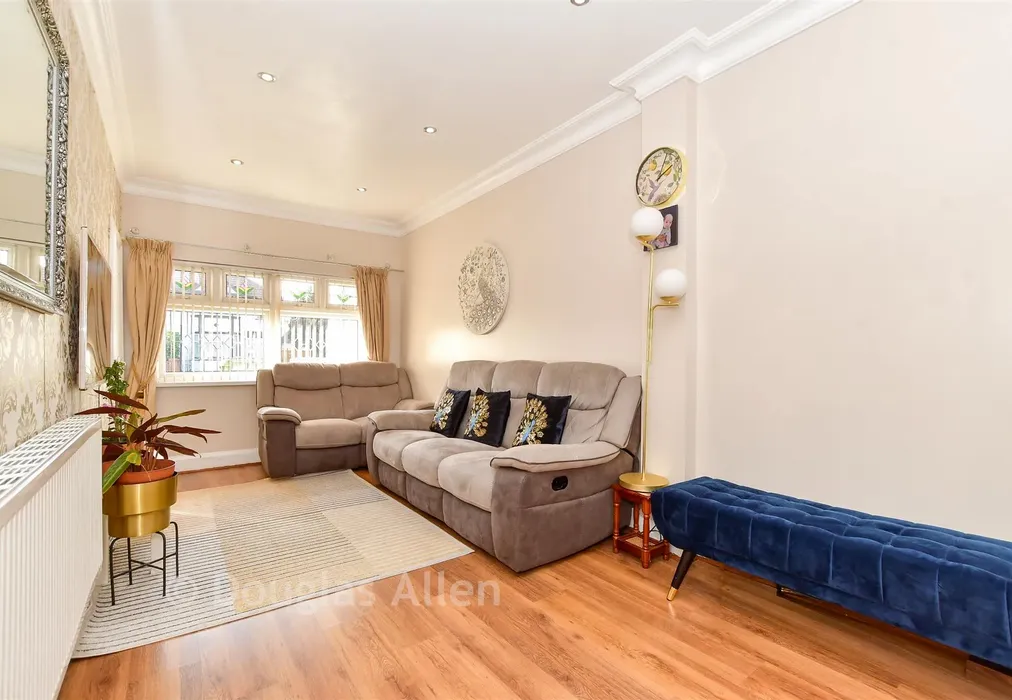 Family Room - Upper Rainham Road, Hornchurch, Essex - Wards of Kent