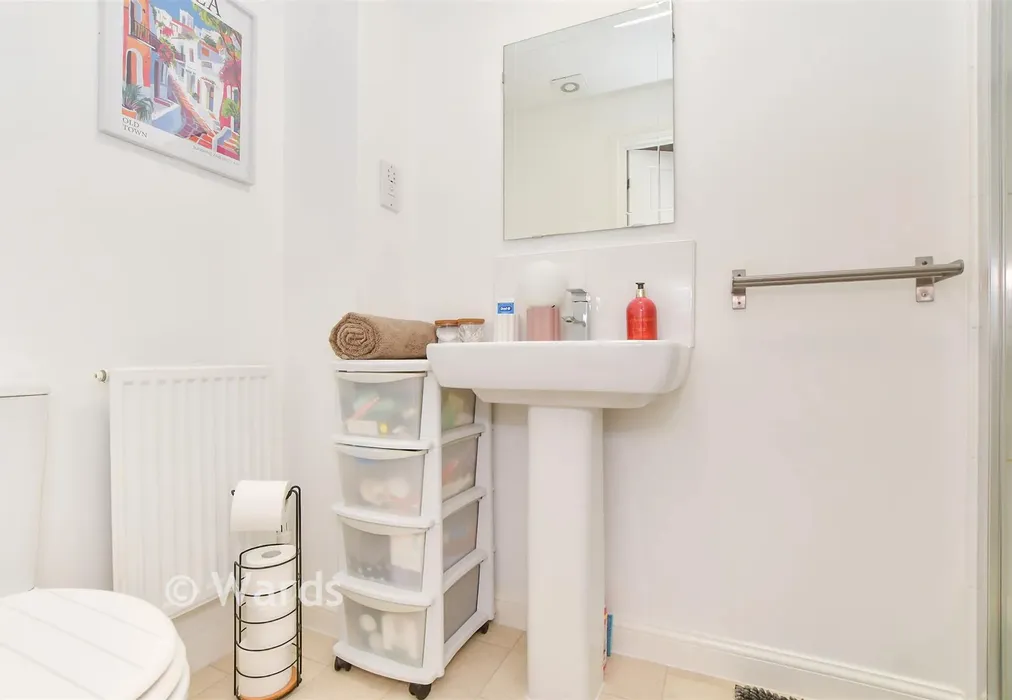 En-Suite Shower Room - Central Boulevard, Aylesham, Canterbury, Kent - Wards of Kent