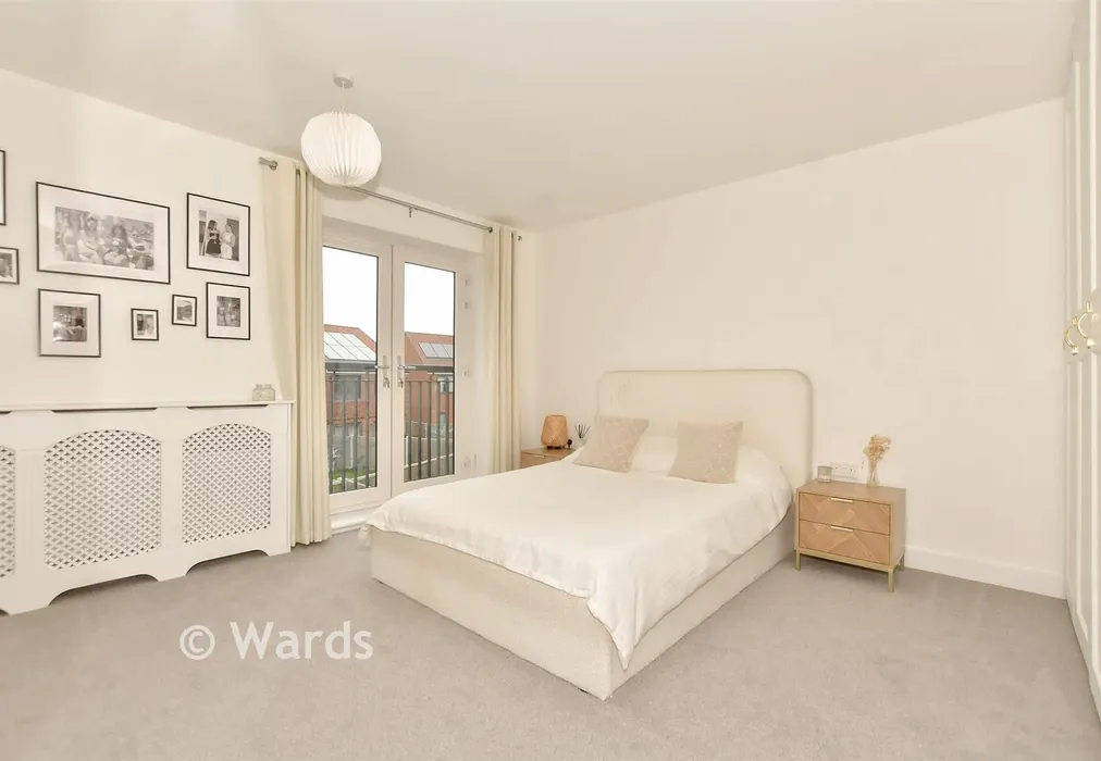 Bedroom 1 - Bermuda Road, Whitstable, Kent - Wards of Kent