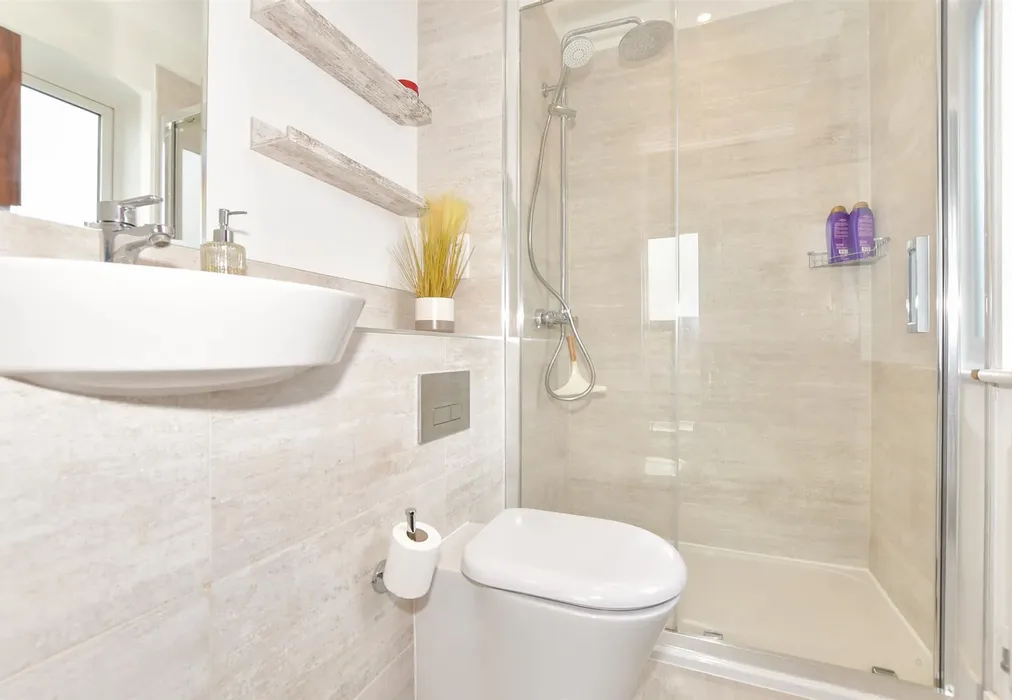 En-Suite Shower Room - Bermuda Road, Whitstable, Kent - Wards of Kent