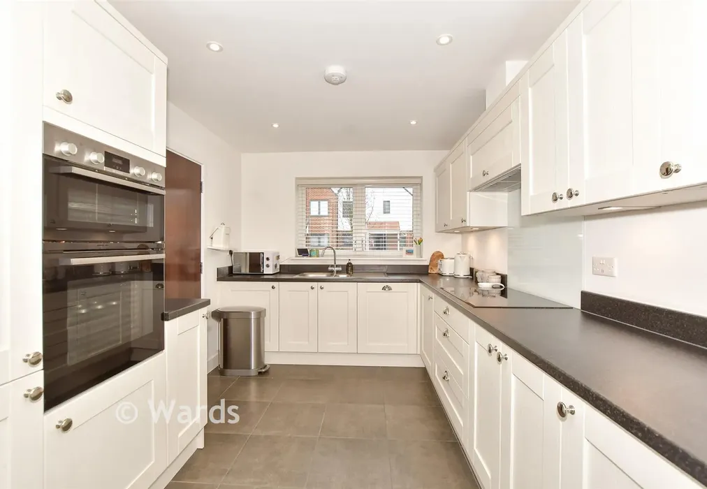 Kitchen - Bermuda Road, Whitstable, Kent - Wards of Kent