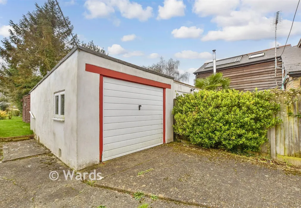 Garage - New House Lane, Canterbury, Kent - Wards of Kent