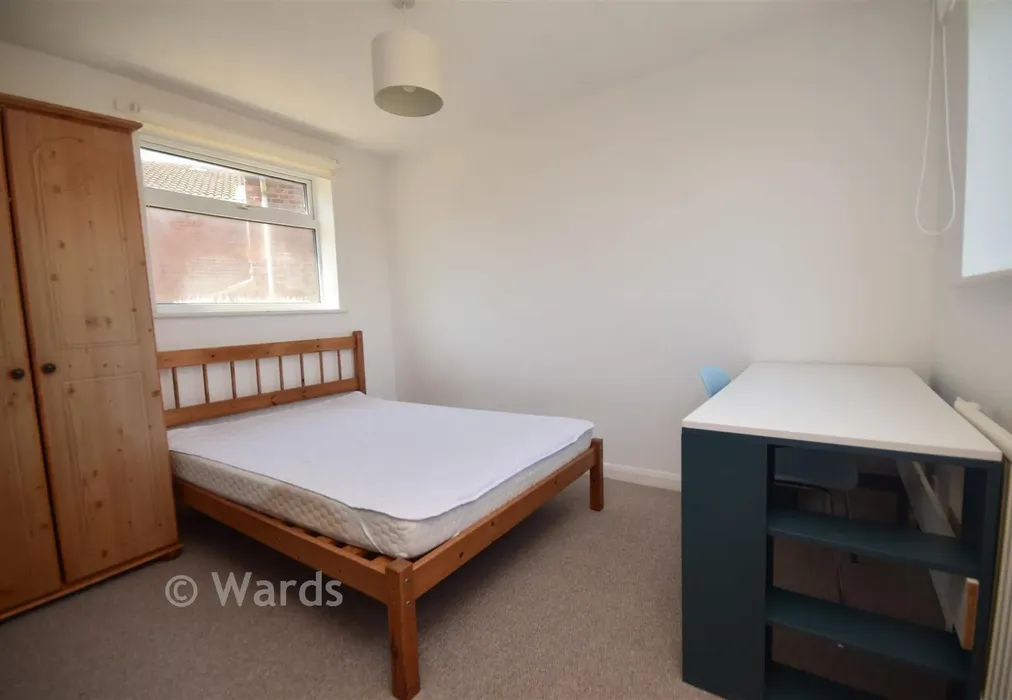 Lounge/Bedroom - Goudhurst Close, Canterbury, Kent - Wards of Kent