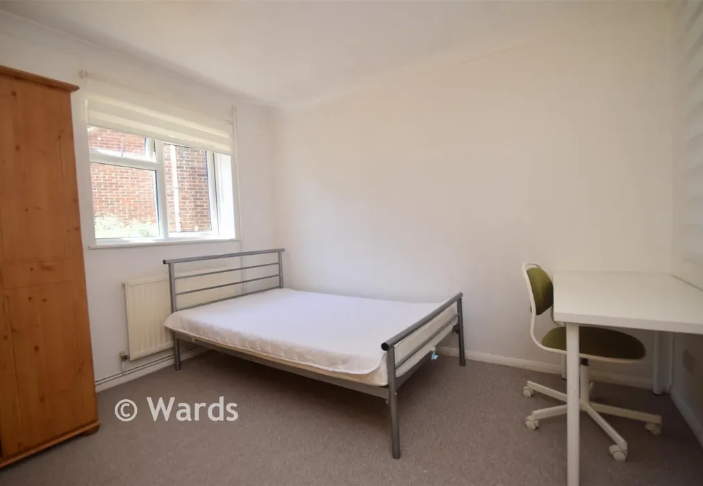 Bedroom 1 - Goudhurst Close, Canterbury, Kent - Wards of Kent
