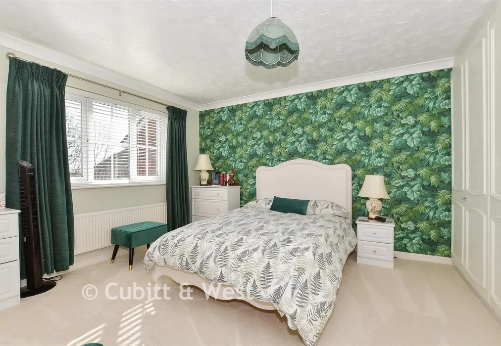 Landing - Willard Way, Ashington, West Sussex - Wards of Kent