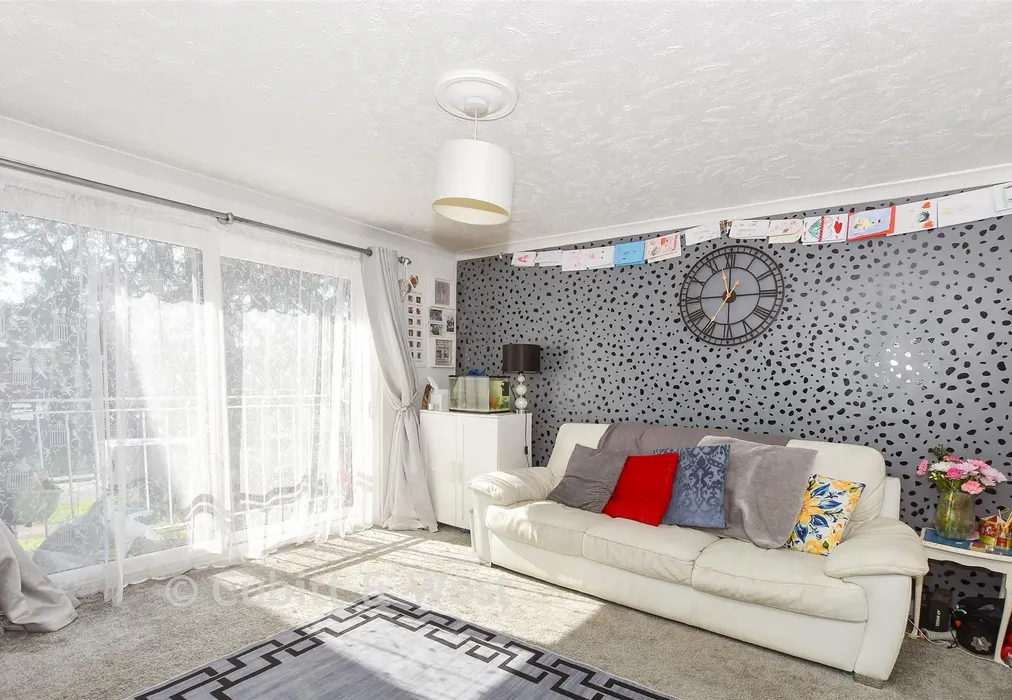 Lounge - Newlands Crescent, East Grinstead, West Sussex - Wards of Kent