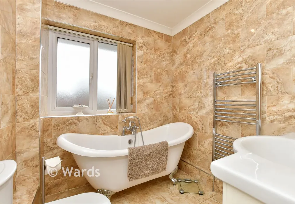 Bathroom - Howells Close, West Kingsdown, Sevenoaks, Kent - Wards of Kent
