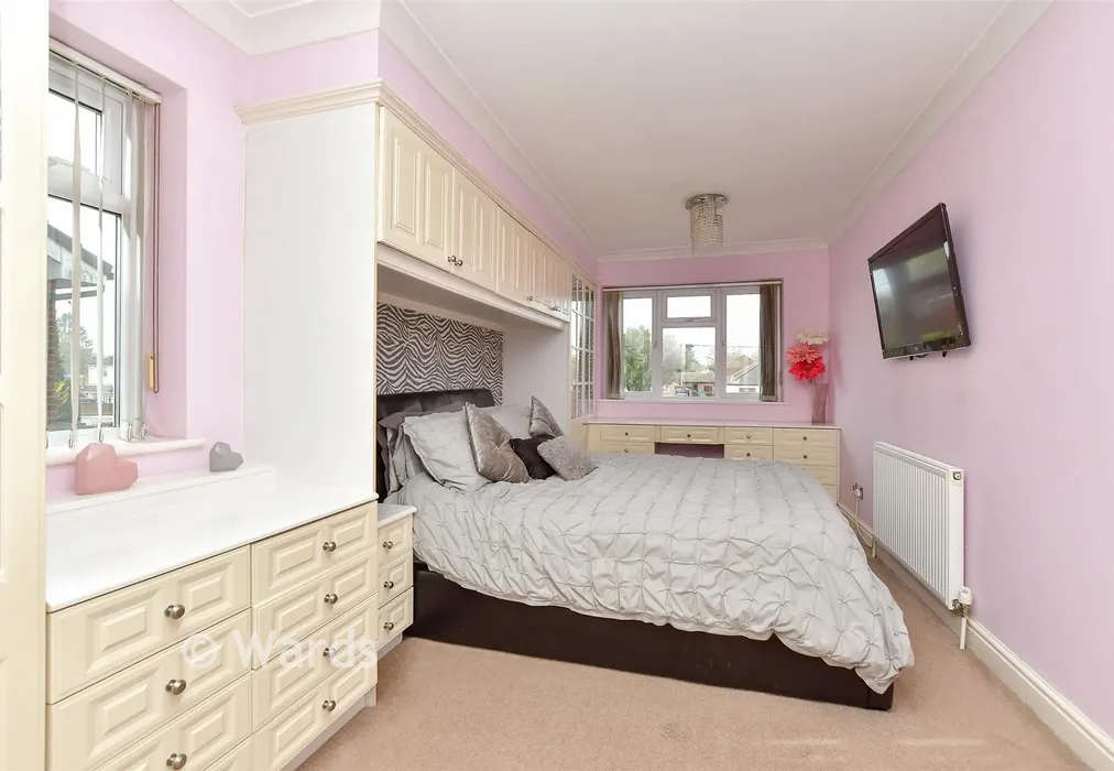 Bedroom 1 - Howells Close, West Kingsdown, Sevenoaks, Kent - Wards of Kent