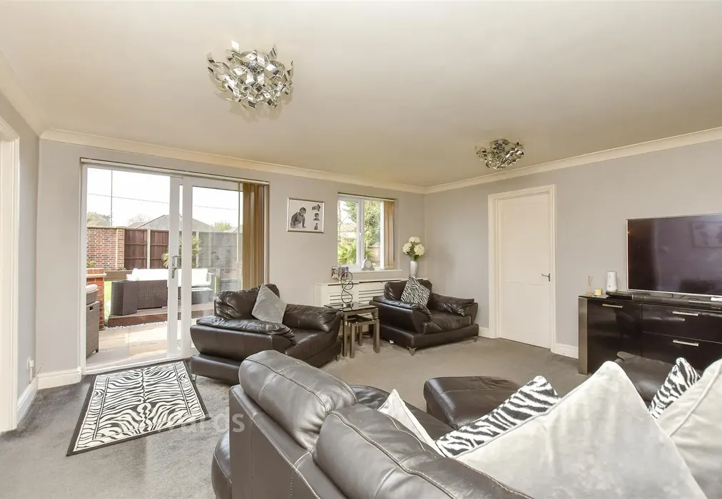 Lounge - Howells Close, West Kingsdown, Sevenoaks, Kent - Wards of Kent