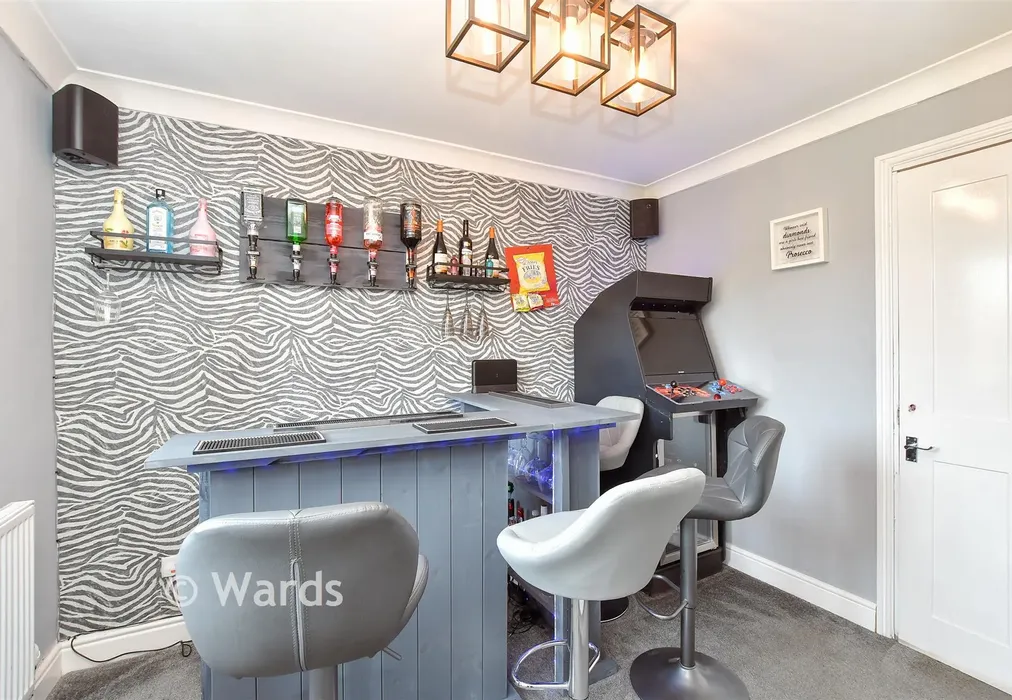 Family Room - Howells Close, West Kingsdown, Sevenoaks, Kent - Wards of Kent