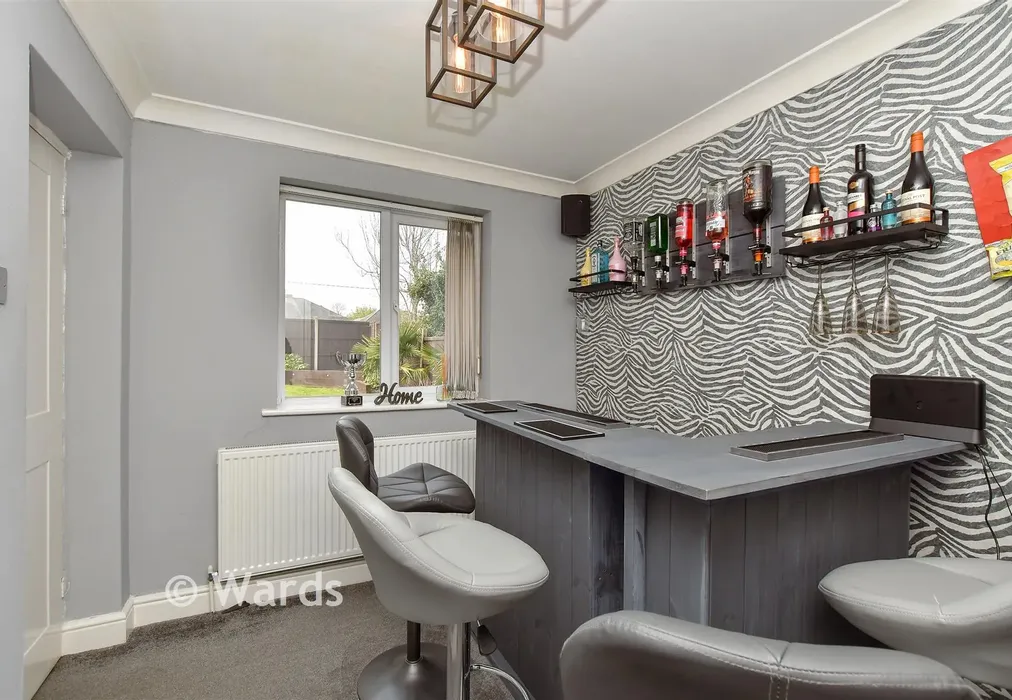 Family Room - Howells Close, West Kingsdown, Sevenoaks, Kent - Wards of Kent
