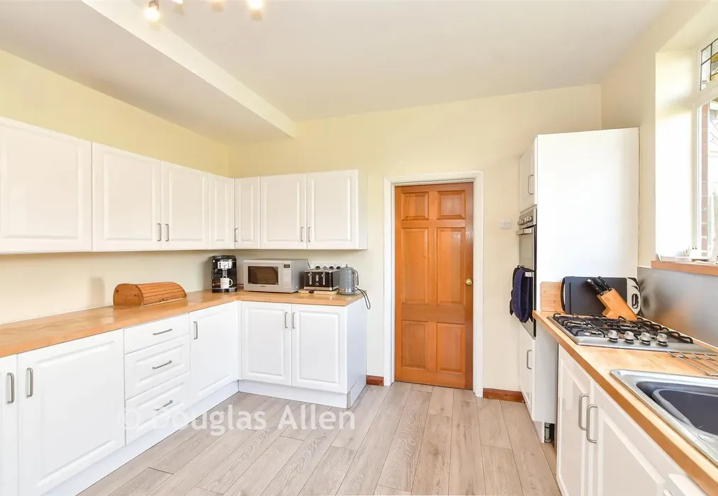 Kitchen - Heath Drive, Gidea Park, Essex - Wards of Kent