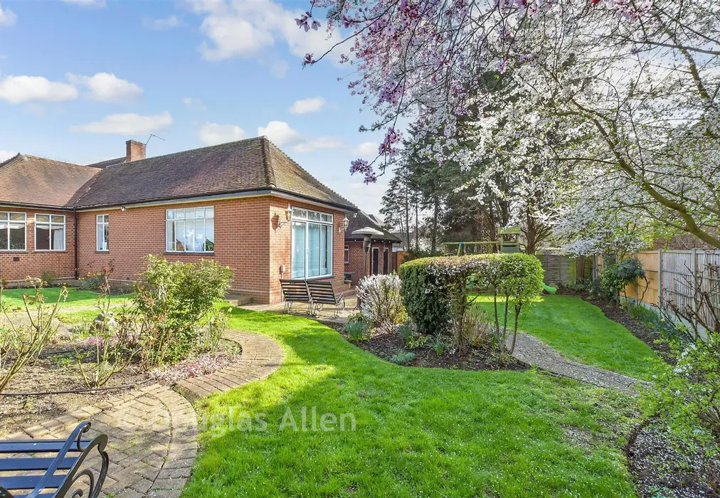 Rear Garden - Heath Drive, Gidea Park, Essex - Wards of Kent