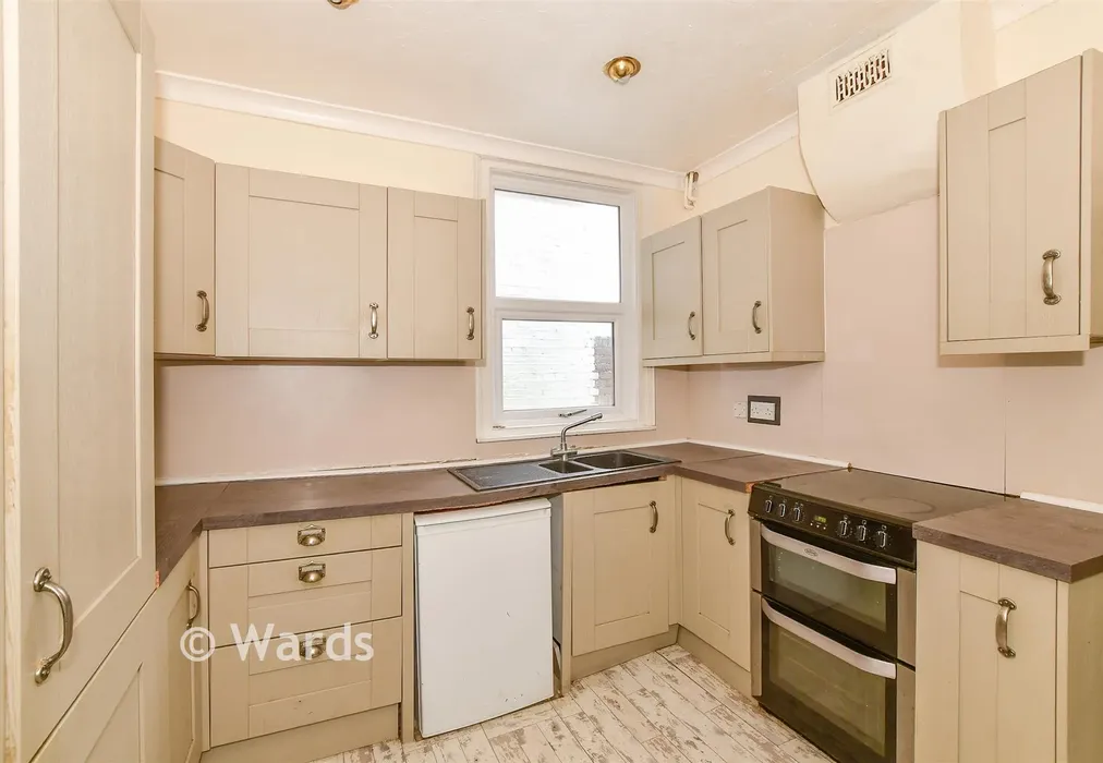 Kitchen - Underdown Road, Herne Bay, Kent - Wards of Kent