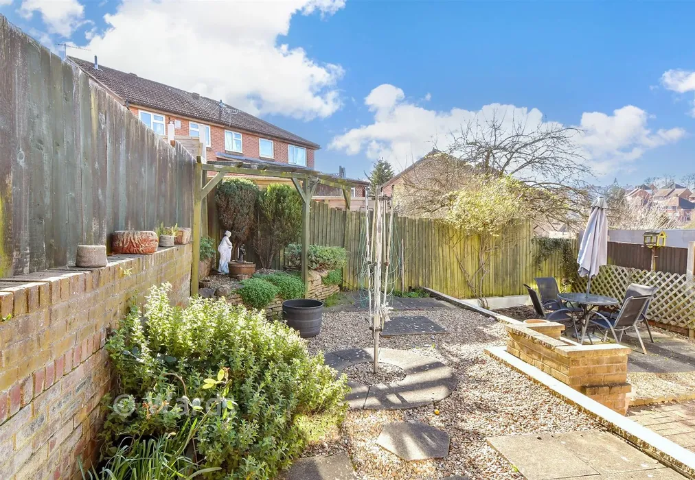 Rear Garden - Limetree Close, Chatham, Kent - Wards of Kent
