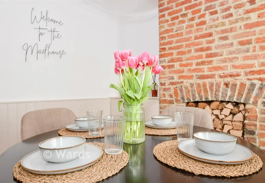 Internal Lifestyle Photograph - Oxford Street, Snodland, Kent - Wards of Kent