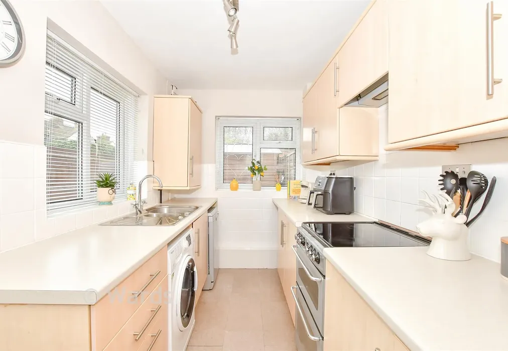 Kitchen - Oxford Street, Snodland, Kent - Wards of Kent