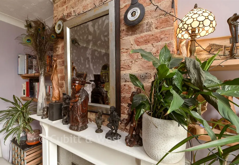 Internal Lifestyle Photograph - Garibaldi Road, Redhill, Surrey - Wards of Kent