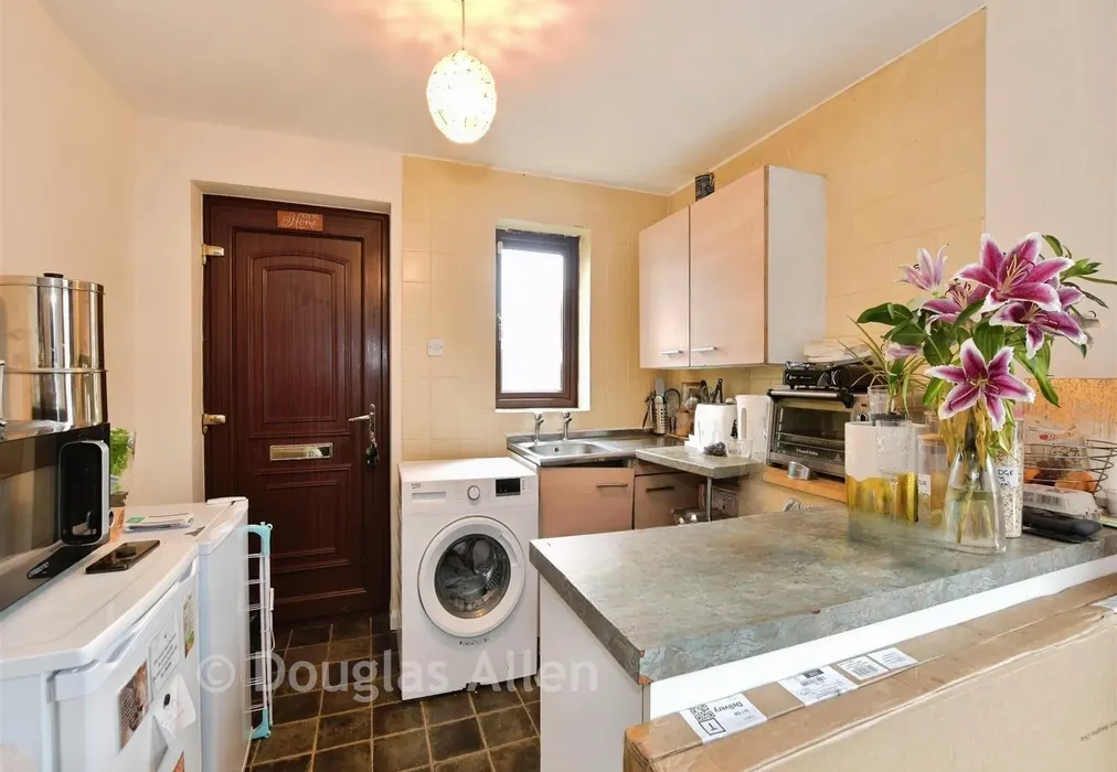 Kitchen Area - Bardfield, Basildon, Essex - Wards of Kent