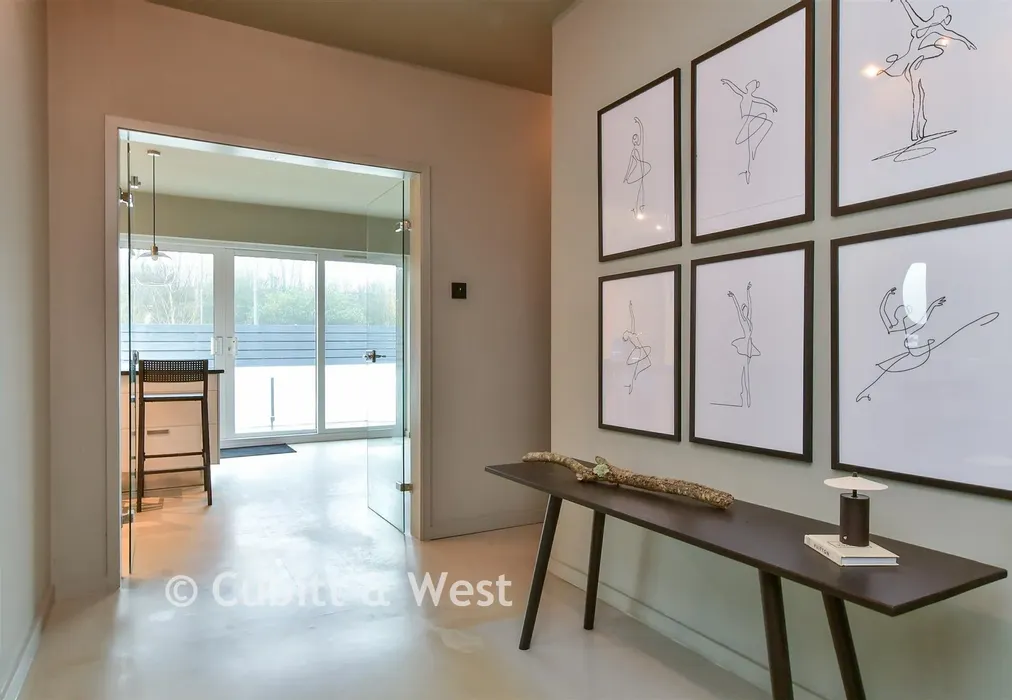 Hallway - Braypool Lane, Patcham, Brighton, East Sussex - Wards of Kent