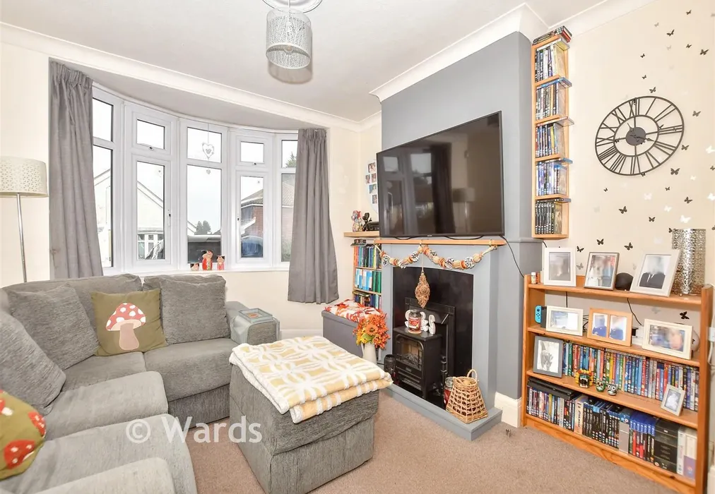 Lounge - Gerrard Avenue, Medway, Rochester, Kent - Wards of Kent