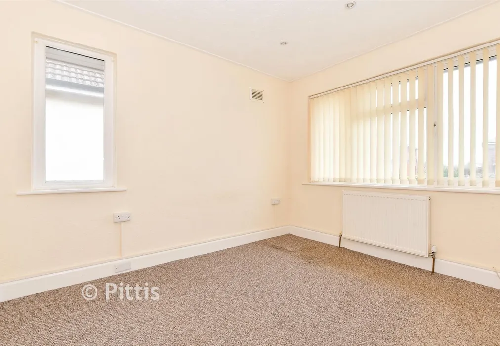 Bedroom 2 - Newport Road, Apse Heath, Isle of Wight - Wards of Kent