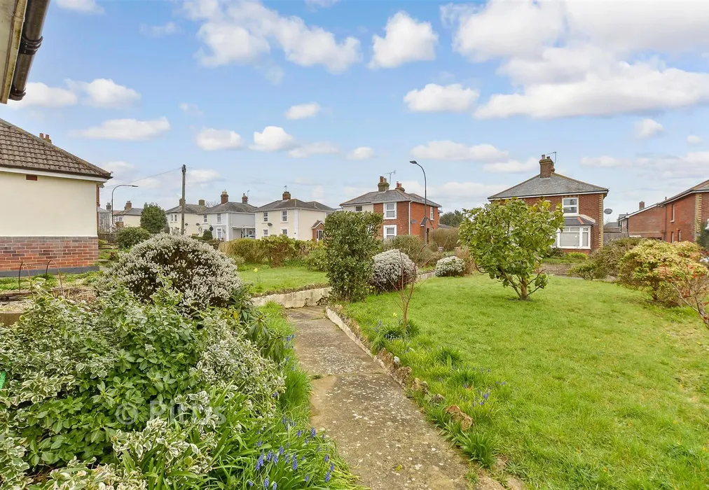 Front Garden - Newport Road, Apse Heath, Isle of Wight - Wards of Kent