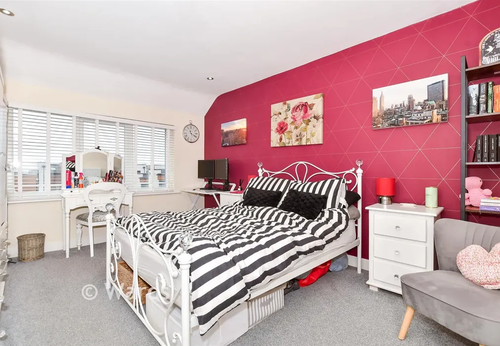 Bedroom 2 - Tonbridge Road, Maidstone, Kent - Wards of Kent