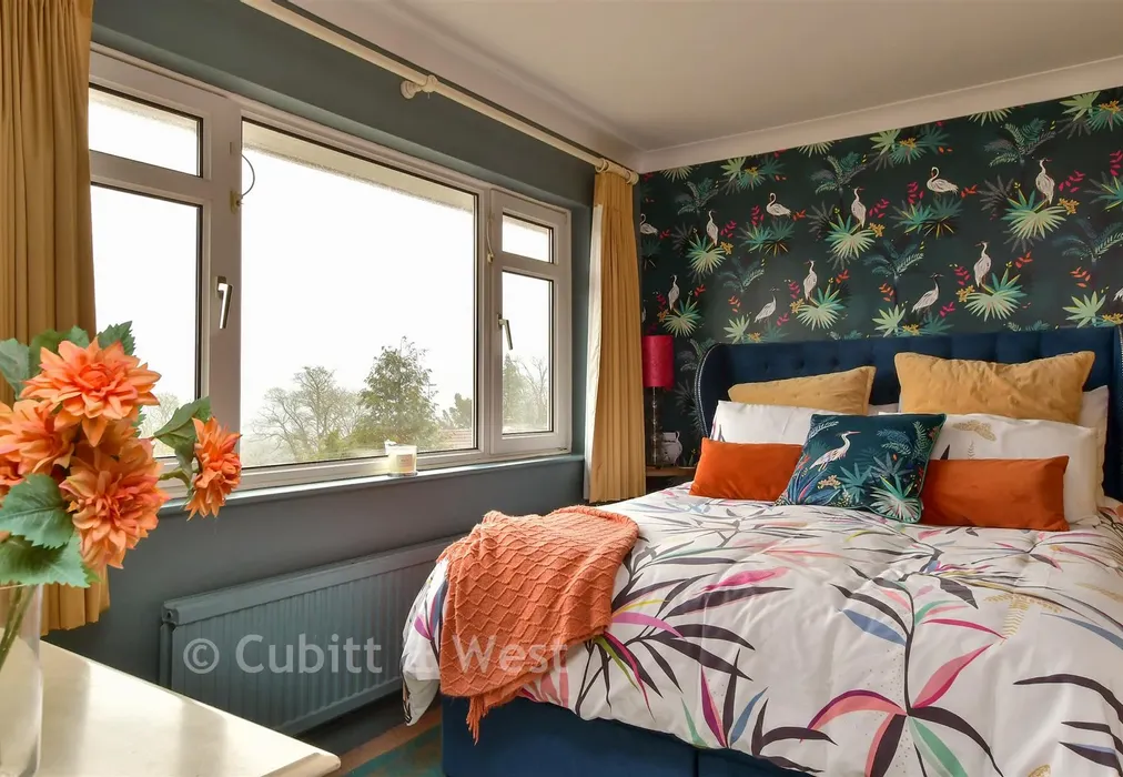 Bedroom 1 - Fairview Rise, Westdene, Brighton, East Sussex - Wards of Kent