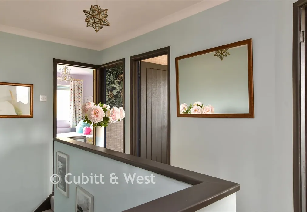 Landing - Fairview Rise, Westdene, Brighton, East Sussex - Wards of Kent