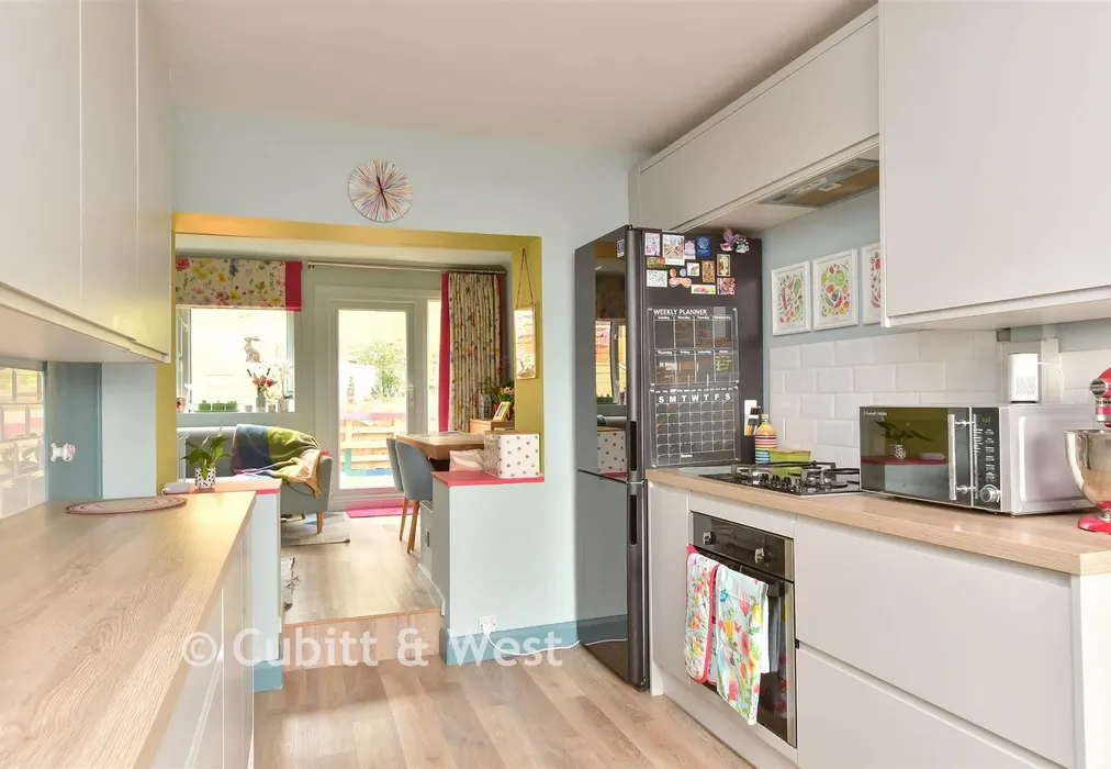 Kitchen - Fairview Rise, Westdene, Brighton, East Sussex - Wards of Kent