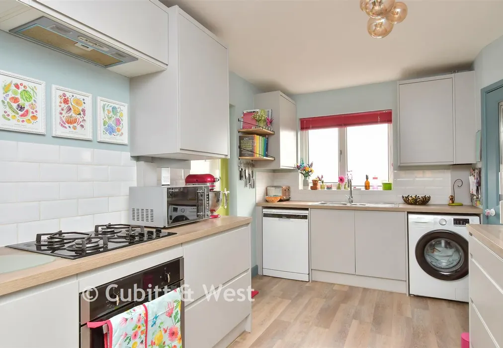 Kitchen - Fairview Rise, Westdene, Brighton, East Sussex - Wards of Kent