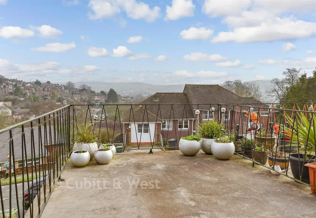 Patio / Decking - Fairview Rise, Westdene, Brighton, East Sussex - Wards of Kent