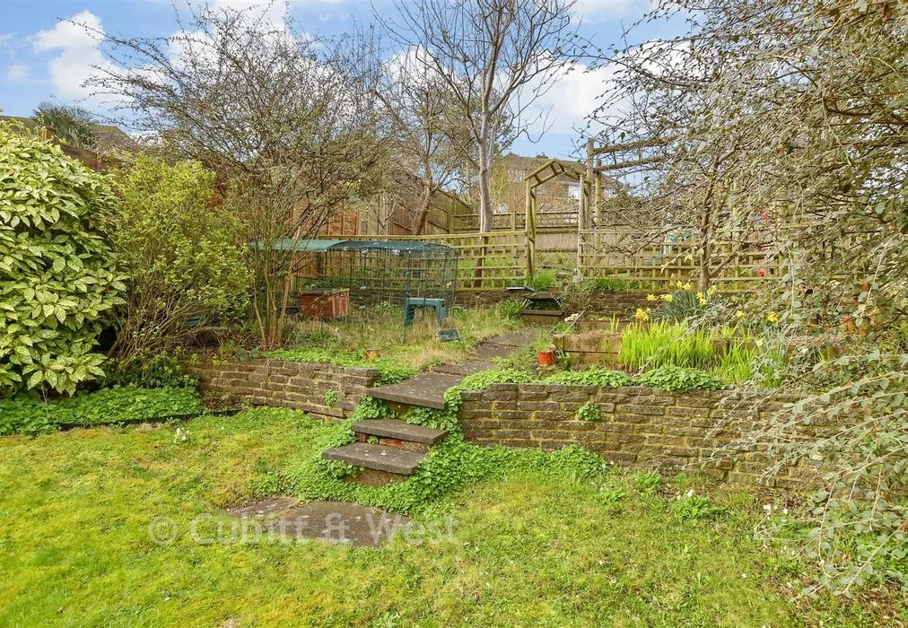 Rear Garden - Fairview Rise, Westdene, Brighton, East Sussex - Wards of Kent