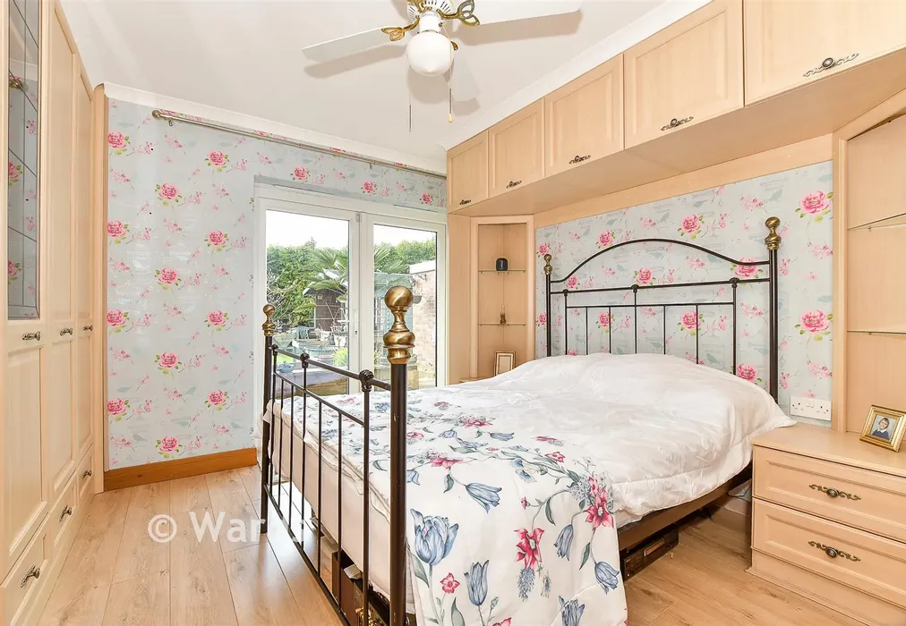 Bedroom 2 - Orchard Glade, Headcorn, Kent - Wards of Kent