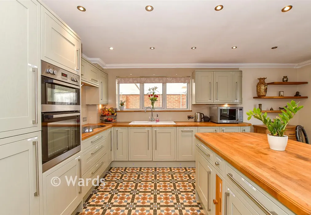 Kitchen - Orchard Glade, Headcorn, Kent - Wards of Kent