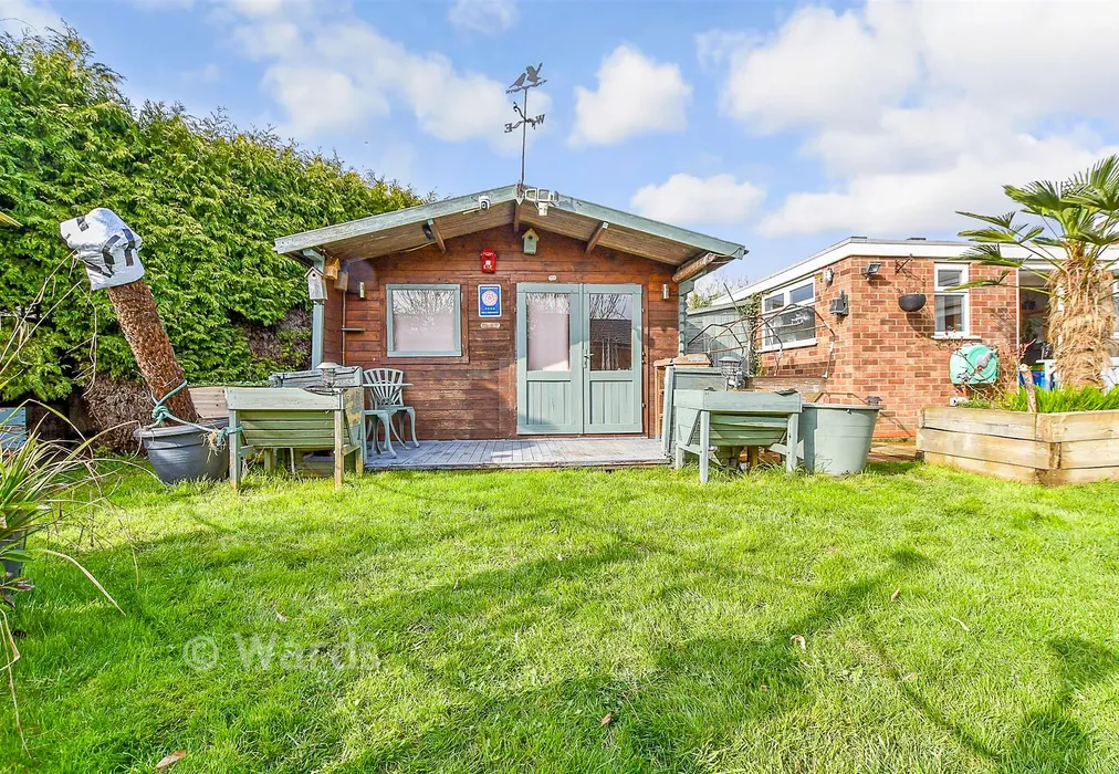 Workshop/Outbuildings - Orchard Glade, Headcorn, Kent - Wards of Kent