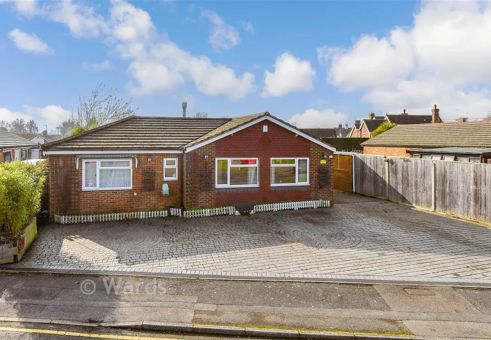 23232External (Brochure) - Orchard Glade, Headcorn, Kent - Wards of Kent