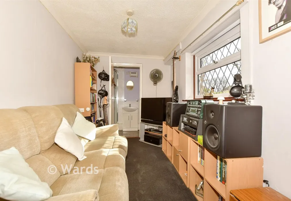 Sitting Room - St. Mildred's Avenue, Birchington, Kent - Wards of Kent