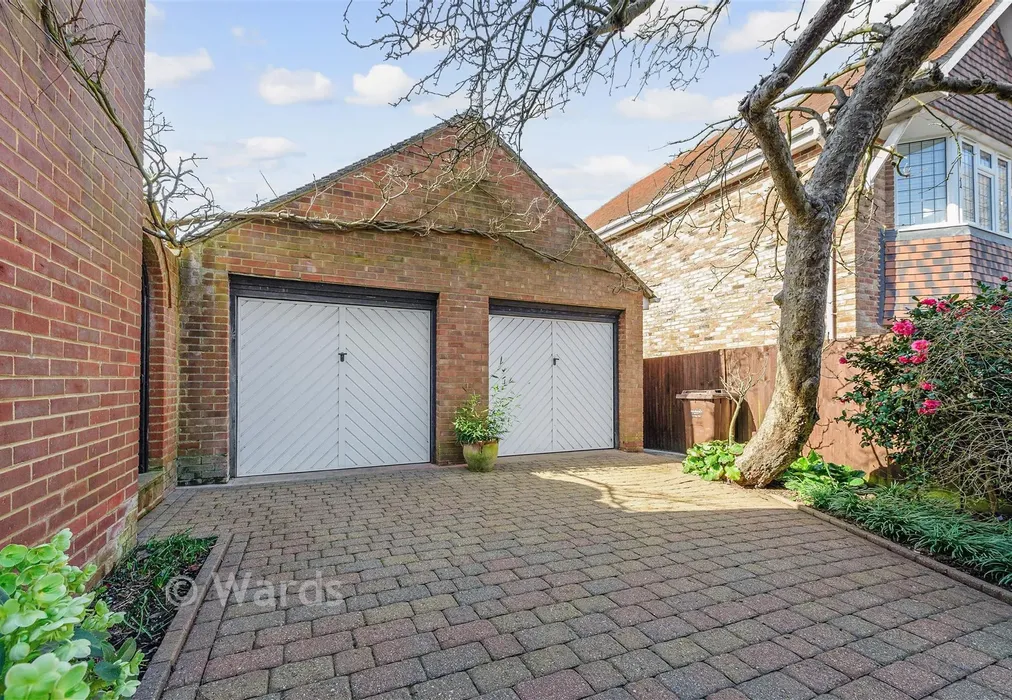 Double Garage - Bredhurst Road, Wigmore, Gillingham, Kent - Wards of Kent