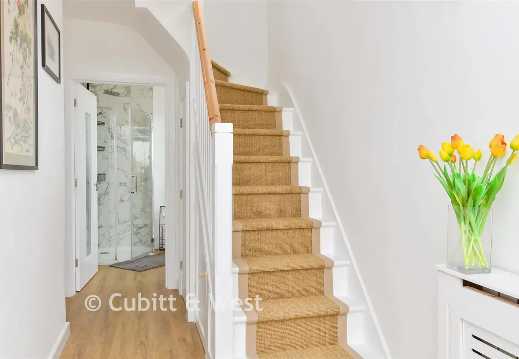 Entrance Hall - Hillview Road, Woodingdean, Brighton, East Sussex - Wards of Kent