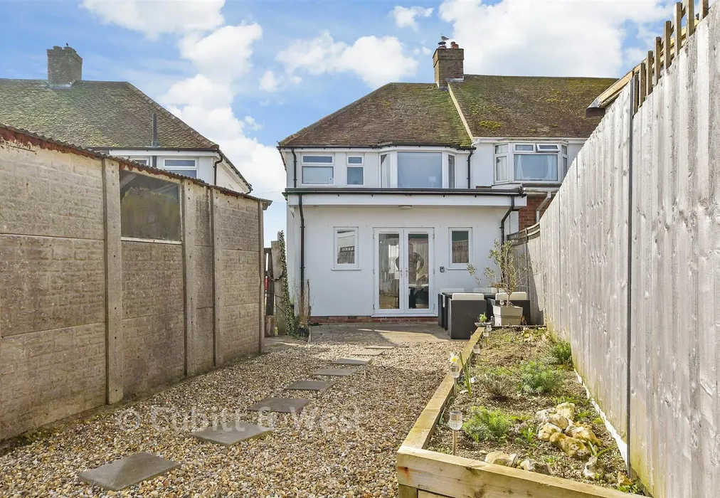 Rear Garden - Hillview Road, Woodingdean, Brighton, East Sussex - Wards of Kent