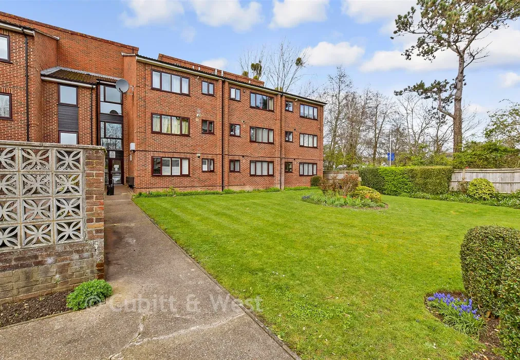 Communal Gardens - Brighton Road, Purley, Surrey - Wards of Kent