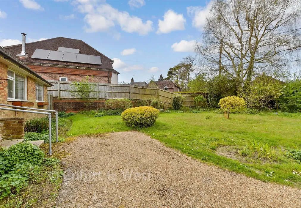 Front Garden - London Road, Watersfield, Pulborough, West Sussex - Wards of Kent
